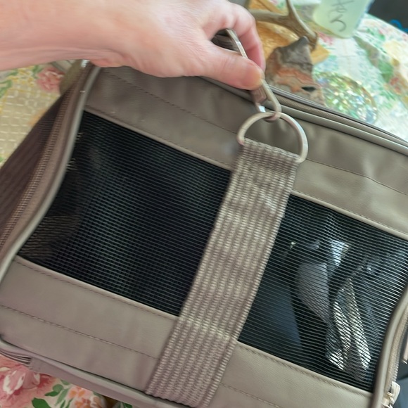 Sherpa Pet group llc  carrying case with lamb mat support and cat or dog box - Picture 2 of 15